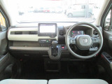 任意の自動車保険もHondaならではのHonda自動車保険あんしんプランをご用意しております。基本補償の窓ガラス損害は自己負担額1,000円で30,000円まで、飛び石などガラス単独の損害に年1回対応できます。