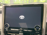 【メーカー純正14型ナビ】インテリアに溶け込むスタイリッシュな「専用設計」メーカーナビを装備♪視認性や操作性など基本性能にも優れ、より上質なカーライフをお楽しみいただけます。