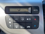 【エアコン】『エアコン装備』の画像になります。暑い夏でも寒い冬でも、車内に快適な空気を届けるので、いつでも快適な車内空間を創り上げます!