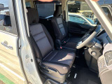 運転席も広々、ドライブも楽しめますね♪実際お座りいただくのが、分かりやすいと思います。お気軽にご来店ください!