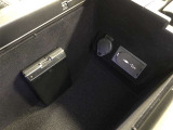 センターコンソールボックス内には、USB/AUX入力端子が設置されています。携帯音楽プレーヤーを使用しながらスマートフォンの充電といったことも可能です。