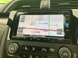 地図を画面上で確認でき、現在地や周辺の道路を把握する際に役立ちます。目的地までのルート確認にも活用でき、慣れない場所へのお出かけもスムーズに計画できます。