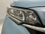 LEDヘッドライトは、点灯の瞬間から最大光量を発揮し、突然暗くなるトンネルなどでの安定感を高めます。