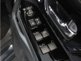 ◆パワーウィンドウスイッチ◆運転席から全席の窓の開閉操作を行うことが出来いつでも換気ができます!