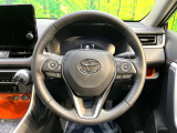 【純正革巻きステアリング】上質な革を使用することで、手にしっかり馴染みとても運転しやすいハンドルです♪