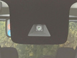 【三菱e-Assist】走行中に前方の車両等を認識し、衝突しそうな時は警報とブレーキで衝突回避と被害軽減をアシスト。より安全にドライブをお楽しみいただけます。