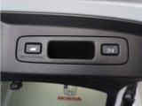 ◆予約クローズ機能付きパワーテールゲート◆キーや運転席のボタン、ハンズフリー機能など多彩なアクセスで自動開閉できます。