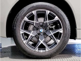 BMW純正アルミホイールです。納車時にはアルミホイールコーティングも承っております!是非ご検討下さいませ。