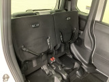 リアシート座面を持ち上げると、背の高い荷物を積むのに便利なトールモードに変身します!多彩なシートアレンジで使い勝手良好!