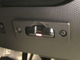 ドライブレコーダー本体です。microSDカードを挿入すれば、録画が可能です。