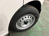 タイヤの山の残りをご確認ください。