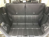 ラゲッジルームには荷物もしっかり積み込めます。大きめのお荷物も後部座席を倒せるのでばっちりです!