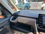 安全・安心な走行のために、納車前にダイハツのクルマを知り尽くしたエキスパートが基本性能に関わる機能や状態を徹底的に点検。消耗部品の交換など法定12ヶ月点検相当の点検・整備を実施しております。