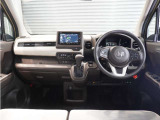 ◆インテリアパネル◆視界広々で非常に運転しやすくロングドライブでも疲れを感じさせないすっきりとまとまったインパネ周りです。