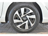 タイヤサイズは185/60R15です。