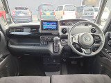 ■ 運転席まわりの装備 &rArr;