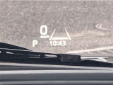 ヘッドアップディスプレイがついているので、視線をそらしすぎず、車両の情報が確認できます。