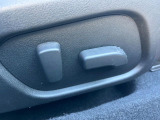 【パワーシート】スイッチ一つで簡単にシートの微調整が可能!電動だから力もいりません!快適なシートポジションにセットして、快適なドライブをお楽しみください。