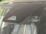 【トヨタセーフティセンス】走行中に前方の車両等を認識し、衝突しそうな時は警報とブレーキで衝突回避と被害軽減をアシスト。より安全にドライブをお楽しみいただけます。