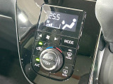 【オートエアコン】一度お好みの温度に設定すれば、車内の温度を検知し風量や温度を自動で調整。暑い&hellip;寒い&hellip;と何度もスイッチ操作をする必要はありません。快適な車内空間には必須の機能ですね♪