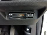 ETC付。高速道路の料金所はキャッシュレスで通過です。サービスエリア等にあるスマートインターの出入りも利用可能でとっても便利。ご納車後すぐにお使い頂けるようセットアップしてのお渡しとなります。