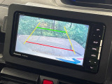 【バックカメラ】駐車時に後方がリアルタイム映像で確認できます。大型商業施設や立体駐車場での駐車時や、夜間のバック時に大活躍!運転スキルに関わらず、今や必須となった装備のひとつです!