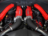 3.9リッター ツインターボエンジンを搭載。600CVの出力を発生致します。ツイン・スクロールタービンの採用によりダイレクトなレスポンスをご体感いただけます。