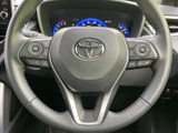 握りやすいステアリングは、運転操作をスムーズに行えます。操作性も高く、長時間の運転でも疲れにくい設計です。