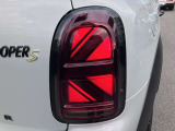 まずはご連絡をください!お車詳細や展示状況はMINI NEXT城東鶴見06-6933-3298まで。