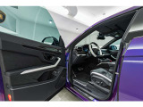 Fully Electric Front Seats with Ventilation and Massage