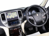 使いやすさや安全性を追求したステアリング周り!高級車ゆえにスイッチ類が多いのも特徴ですね!考え尽くされた配置ですぐに使いこなす事が出来ますのでご安心下さい!是非、体感してみて下さい!!