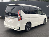 プライバシ-ガラスが装備されています。外を見るときは気にならずに、後方車両から車内が見えにくい設計です。