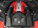 出力 800cv を発揮する最新の 6.5リットルV型12気筒エンジンを搭載しております。