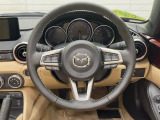 【純正革巻きステアリング】上質な革を使用することで、手にしっかり馴染みとても運転しやすいハンドルです♪