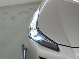 精悍な目つきのLEDヘッドランプを装備しております。