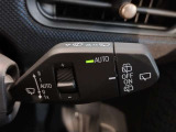 MINIの内装はとにかく『円』に拘ったデザインコンセプトが一目で伝わってきます。これほど円形に拘った車は他に御座いません。伝統のデザイン、トグルスイッチなど遊び心のある内装で御座います。
