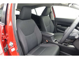 しっかりとしていて上質な座り心地のシートです。 座り心地も良くて長時間の運転も快適ですよ。 肌触りの良いシートが評判です。