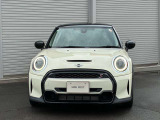 フロントマスクはどこからみてもMINIとわかるスタイルです