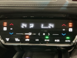 フロント両席にはシートヒーターが付いています!寒い日に便利な装備ですね。ワンプッシュでエンジンのスタート、ストップが出来て便利です。
