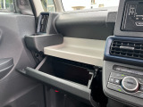 ★収納スペース★ 車内の収納スペースも充実しています