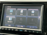 ナビゲーションはホンダ純正8インチメモリーナビを装着しております。AM、FM、CD、DVD再生、Bluetooth、音楽録音再生、フルセグTVがご使用可能です。
