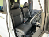 【運転席・助手席】内装ルームクリーニング済みです。しっかり綺麗にしていますので、是非、お確かめください。車に自信があるからこそ、是非一度ご来店頂き内外装も見てもらえると幸いです。