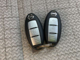 インテリジェントキーです。キーを取り出す事なく、車両のボタン操作だけてドアロック操作やエンジン始動等が可能です。