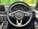 【純正革巻きステアリング】上質な革を使用することで、手にしっかり馴染みとても運転しやすいハンドルです♪