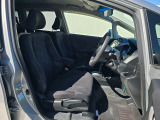 コンパクトカーの枠を超えたゆとりある空間設計のドライバーズシートです。