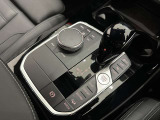 I-driveコントローラーでモニター部分を操作します。直感的に使用することが可能です。
