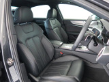 Audi車はどの車種も全てレザーハンドルです。そこにはAudiのこだわりがあり質感の高いレザーでしっかりと手に馴染み、高級感を演出します。
