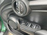 1オナ OPカラー LEDヘッドライト MINI STREETSTYLE MINI CAMERA&PARKIN MINI PEPPERPKG 革シート シートヒーター ナビ ETC車載器 純正ドラレコ