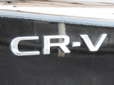 ★HONDA CR-Vエンブレム★力強さと洗練を象徴するデザインでフロントとリアに配置。ブランドの信頼性と上質感を表し、SUVとしての存在感を際立たせています。シンプルで高級感ある仕上がりです!