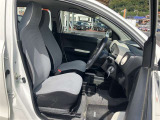 運転席・助手席です
